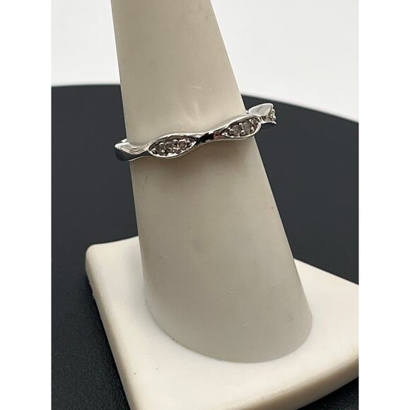 JS Sterling Silver Triple Stationed Wavy Diamond Accented
Band 925, 7.5, 2.1 gr - Picture 3 of 9